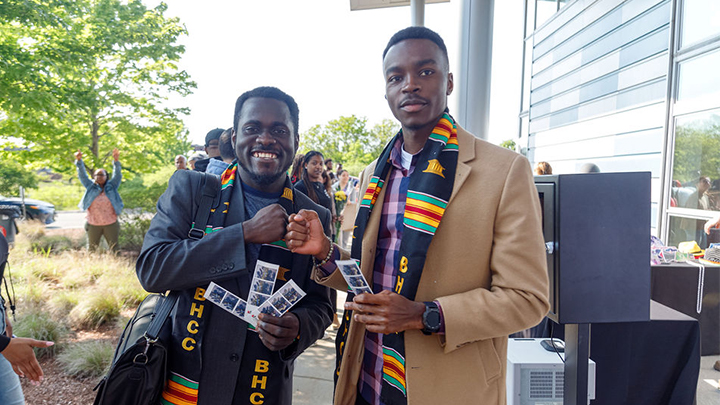 HOpe students with their stole