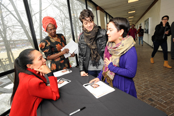 Elizabeth Lindsey at signing with students