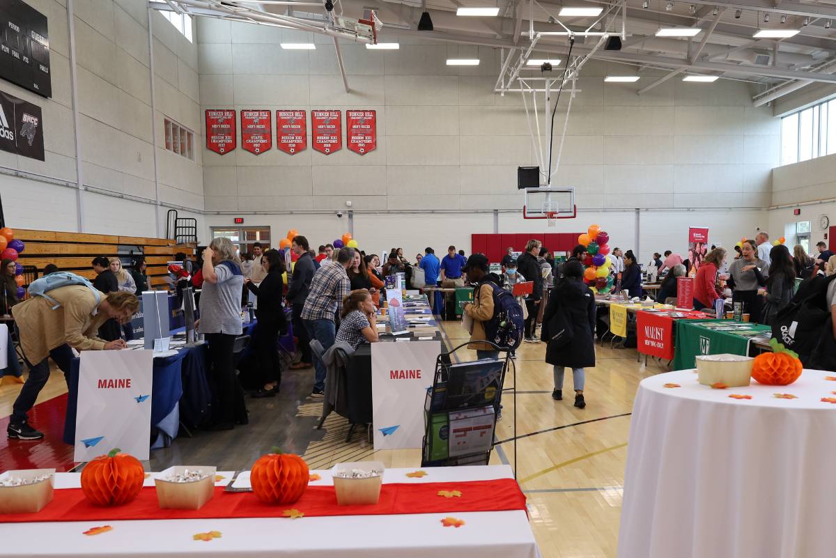 Students at the transfer fair