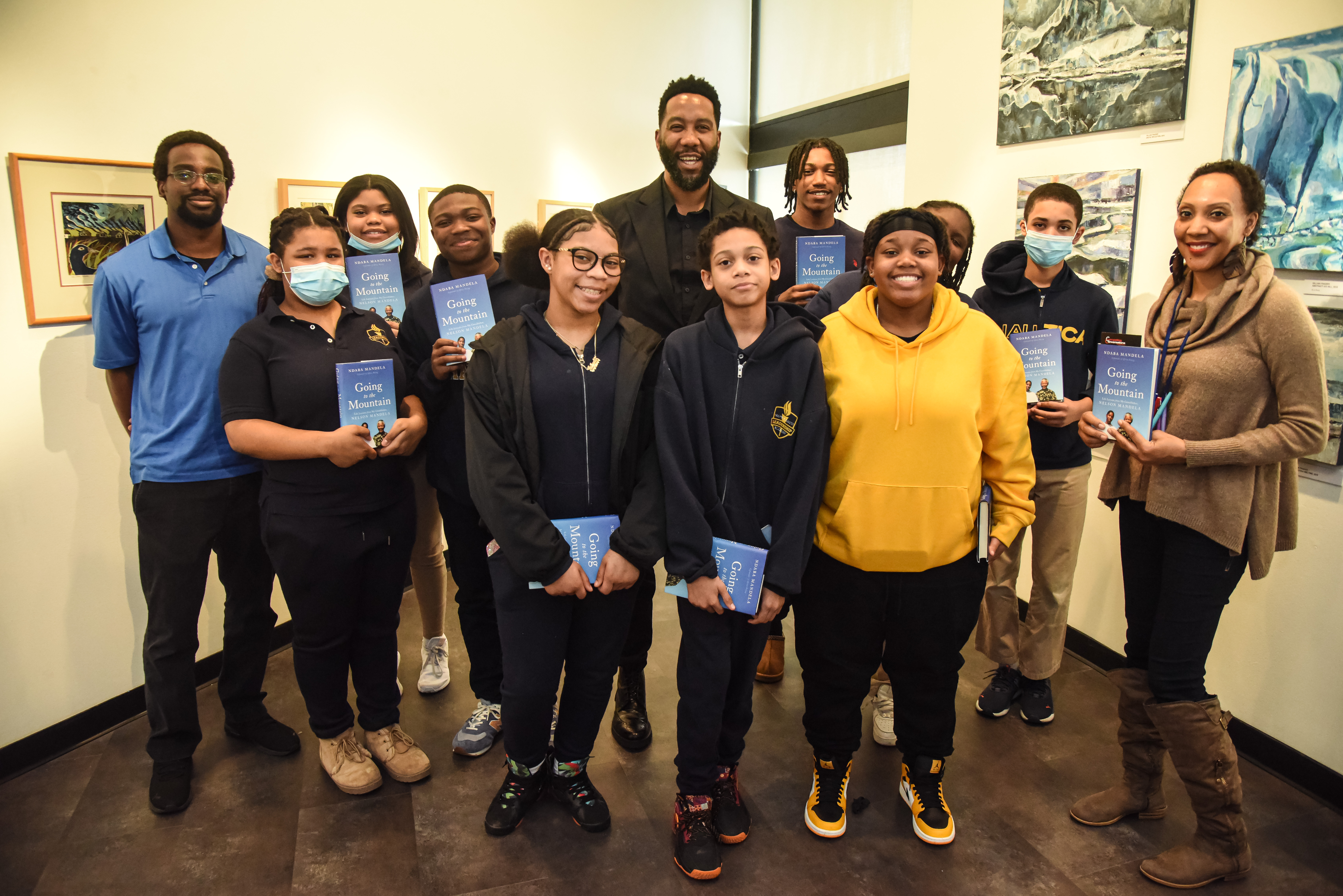 Group of students posing with Ndaba Mandela