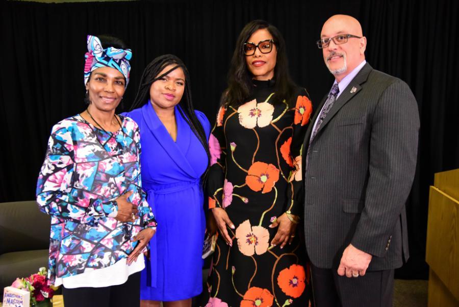 Ilyasah Shabazz with Denise posing with others